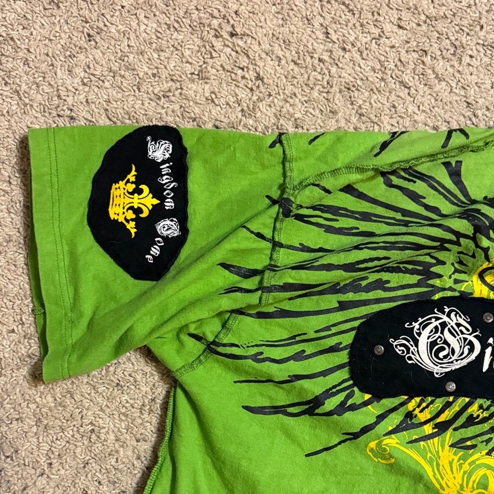 Y2K Give me face Green Graphic T-Shirt with vintage Design - Picture 7 of 8